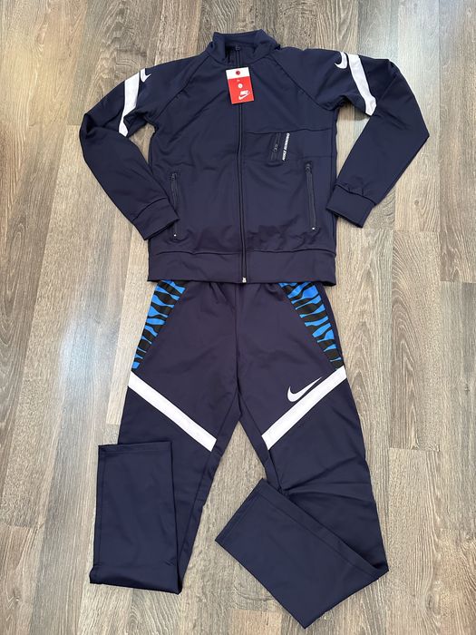 Дамски екип  Найк