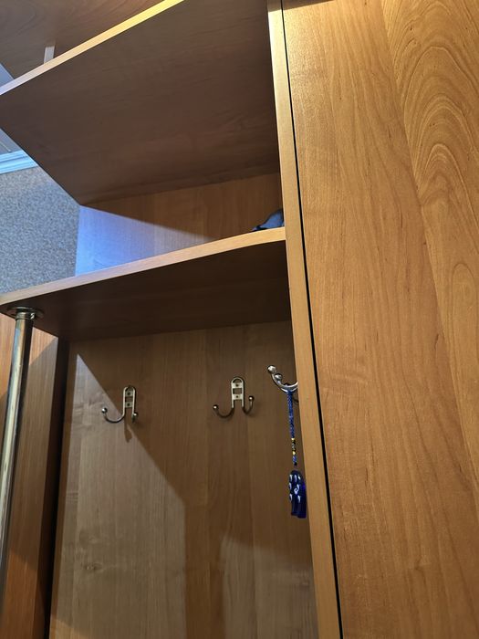 Продам шкаф в прихожую