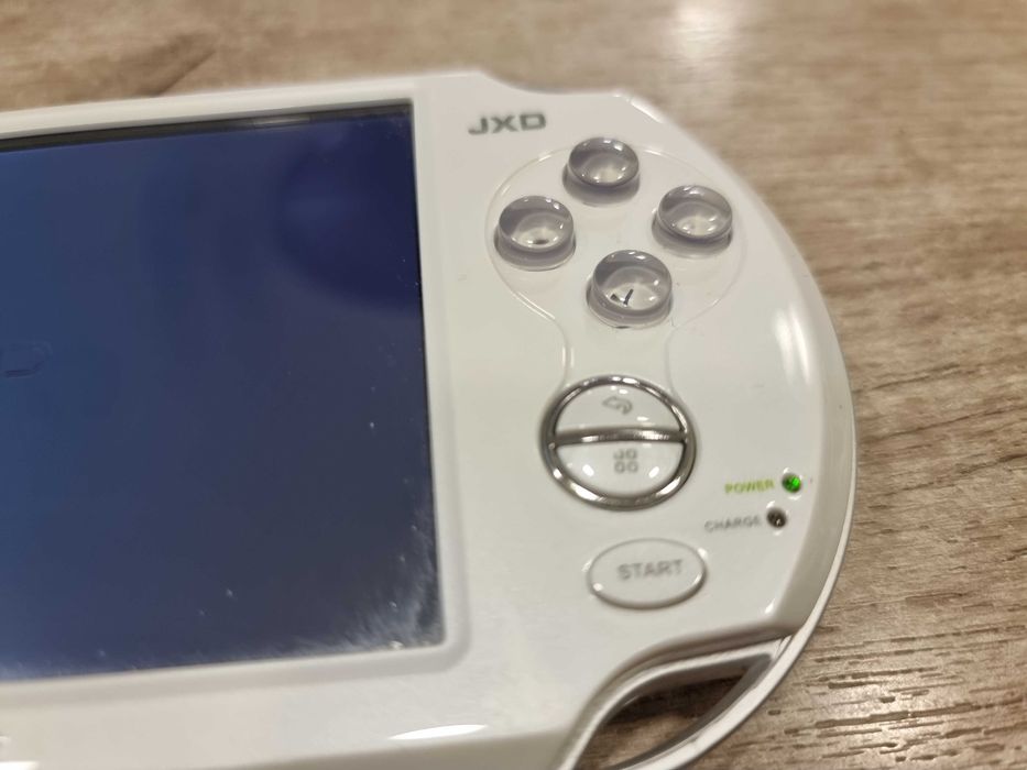 Гейм-конзолата - Портативна Android конзола