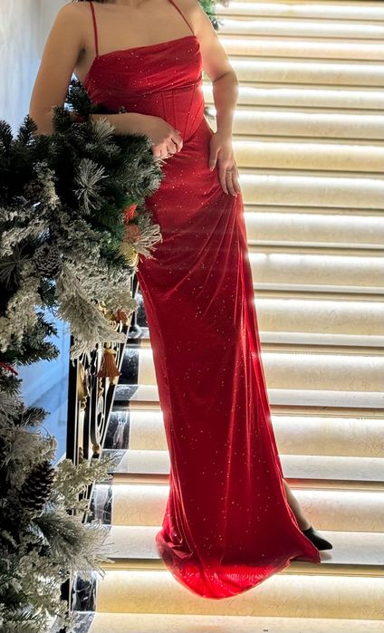 Шикарное платье ))