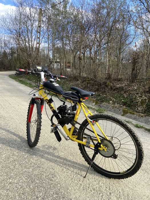 Vând bicicleta cu motor 80cc