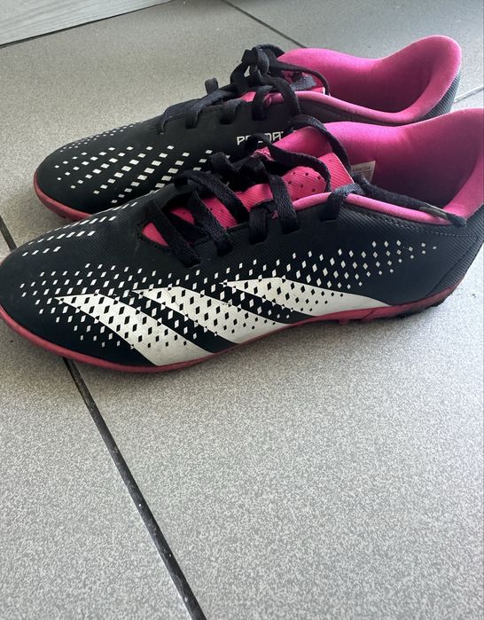 Детски спортни обувки