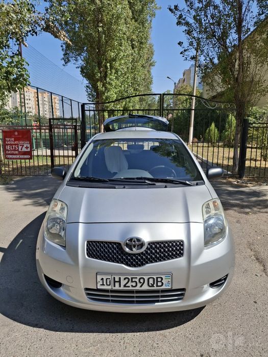 Toyota yaris  хетчбек 2nz