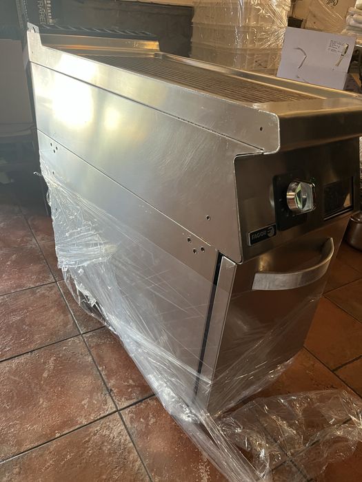 Grill striatii Fagor