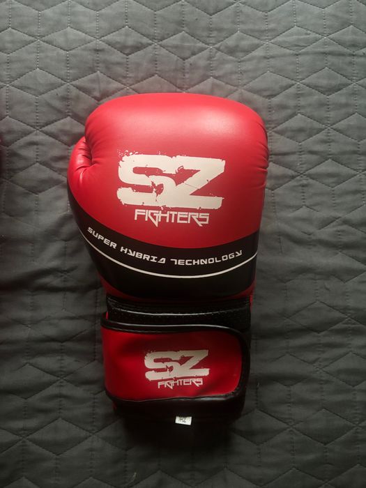 Боксови ръкавици