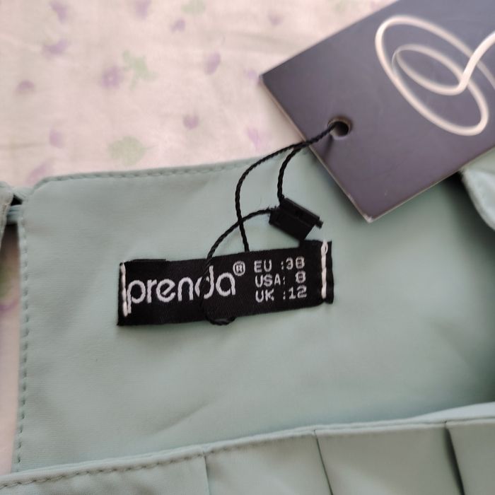 Продам блузку и брюки новое.