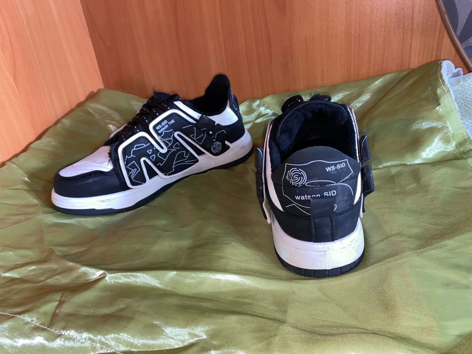 Продам зимние кроссовки