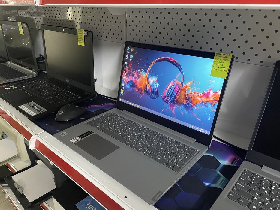 в идеале  Lenovo Core i3! SSD 512Gb