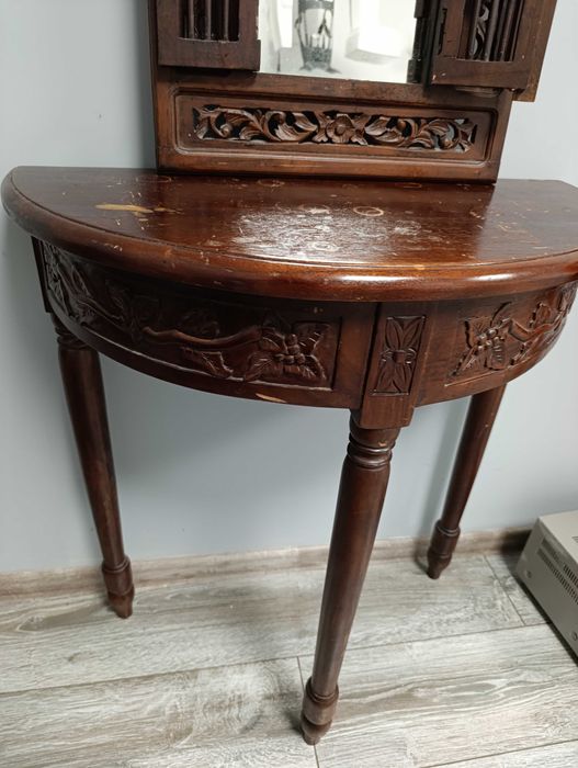 Рустикална тоалетка с огледало