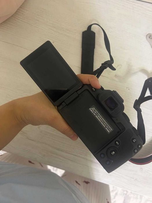 Фотоаппарат canon eos r8