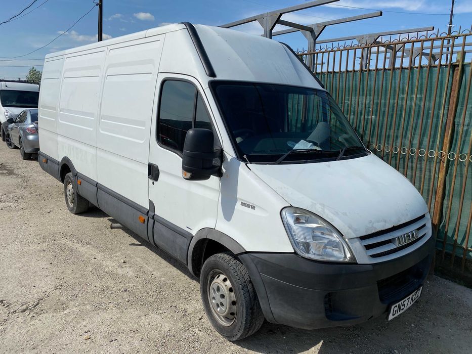 DEZMEMBREZ PIESE Iveco DAILY 4 2,3 HPI 35 S12 LUNG 3 PANOURI euro 4 2007 import Anglia