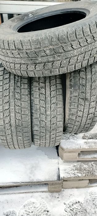 Резина 215×70×16. Toyo -Корея .