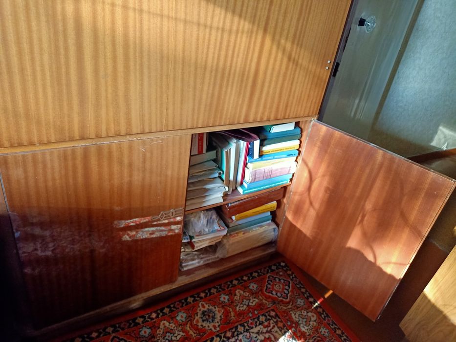 Продам секретер немецкого производства