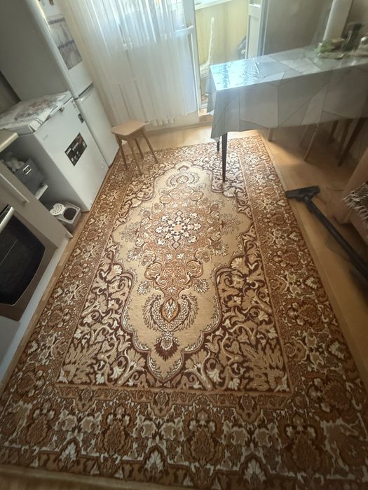 Продам ковер 2*3