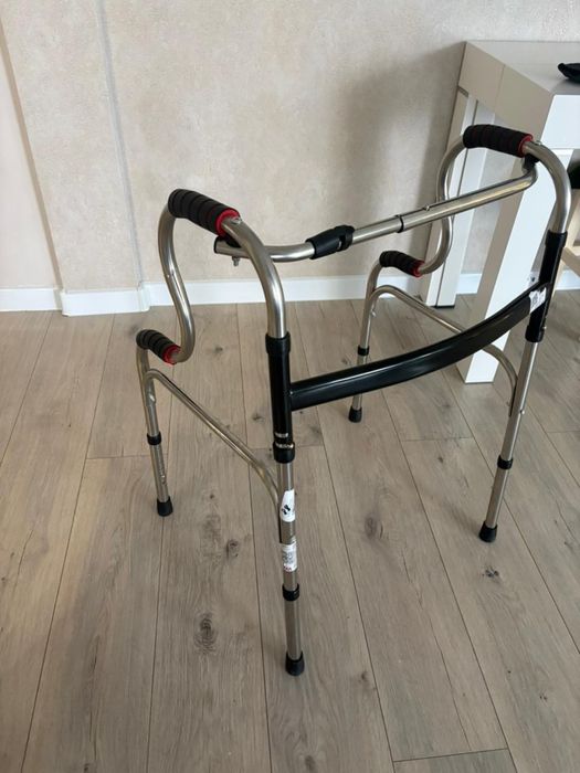 Продам ходунки для взрослых