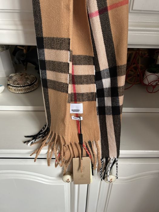 Fular Burberry- maro/ nou, cu eticheta