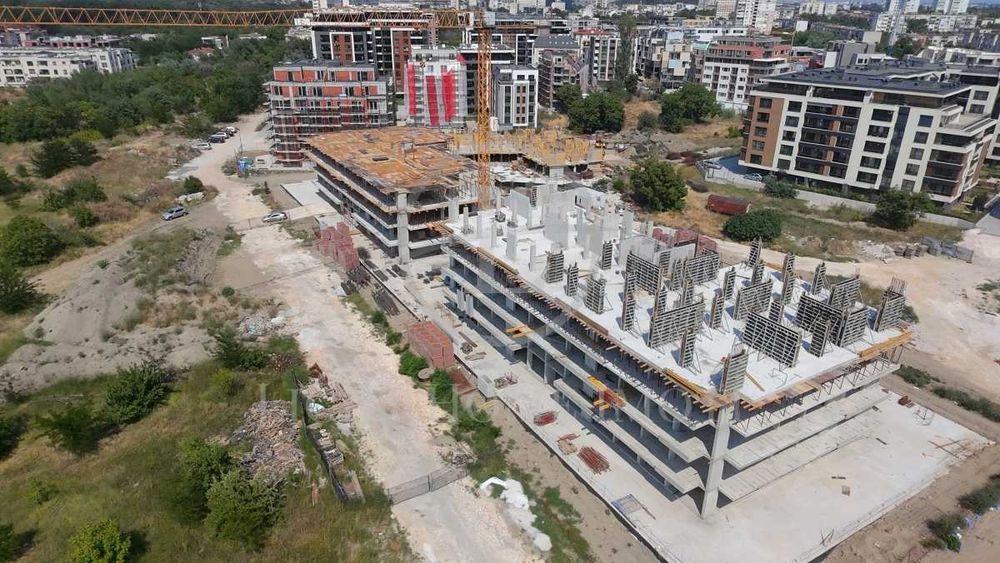 Продава се Тристаен апартамент в Пловдив, Христо Смирненски - 130 кв.м за 1469 €/кв.м - Снимка #2