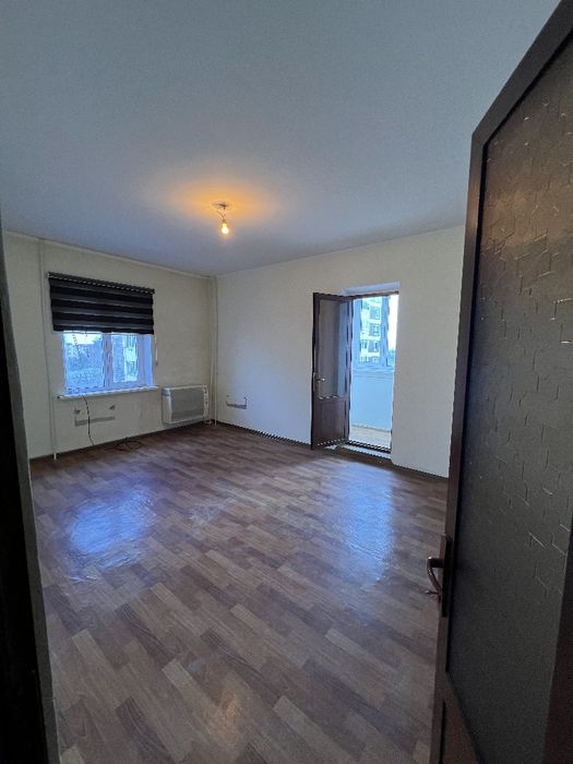 Саттепода 1 хоналик квартира сотилади 6 метрлик балкон 6/9 этажлик дом