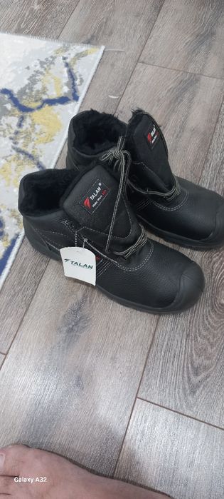 Продам сефти зимни новы