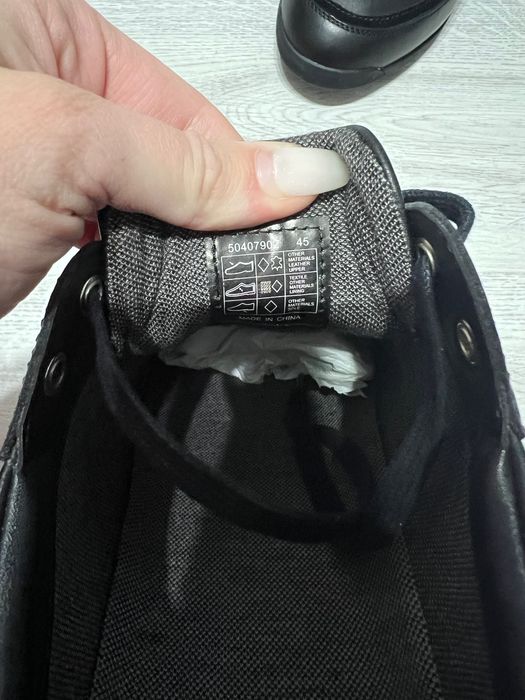 Нови обувки Boss