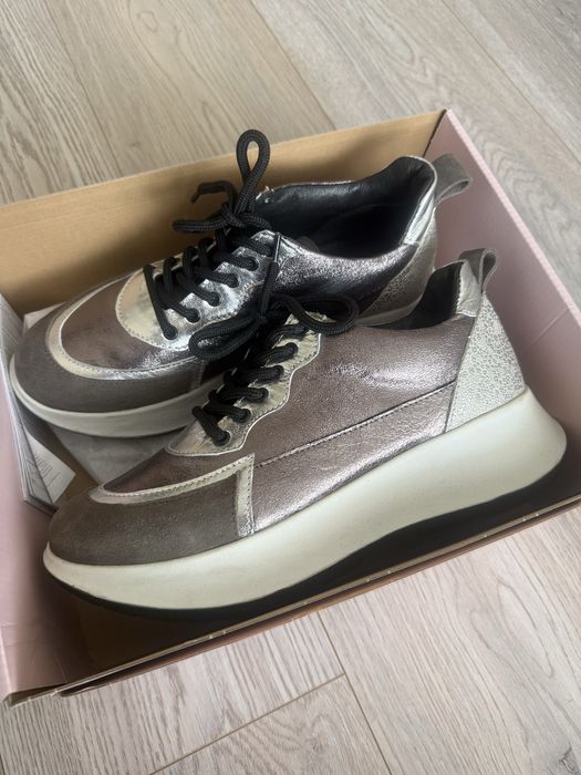 Нови маратонки Nuwe