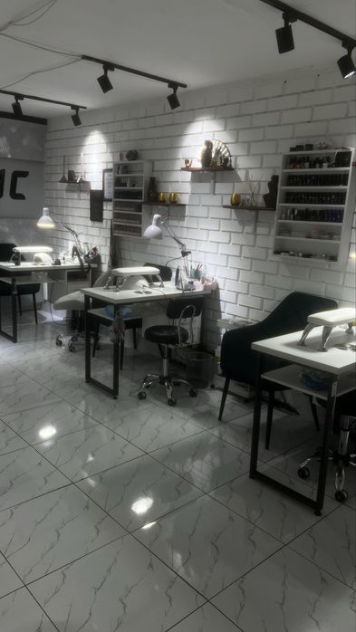 Маникюр педикюр, принимаю в салоне , есть выезд на дом