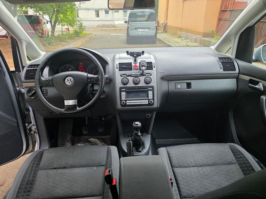 VOLKSWAGEN Touran 2008 — imagine 4