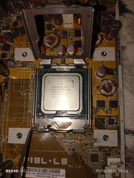 Motherboard IPIBL-LB + Procesor intel Pentium e2200 dual-core