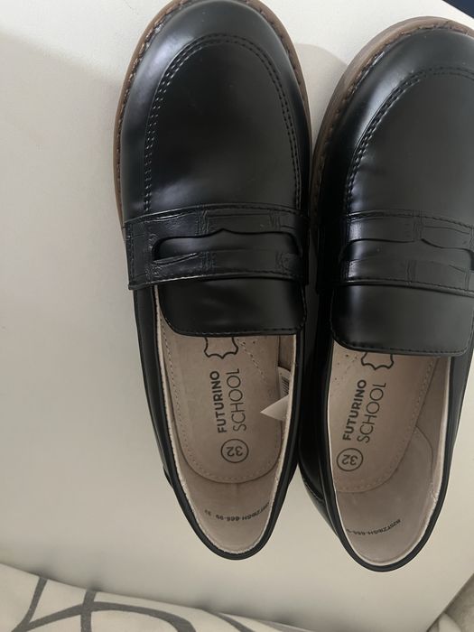 Продам туфли новые для мальчика