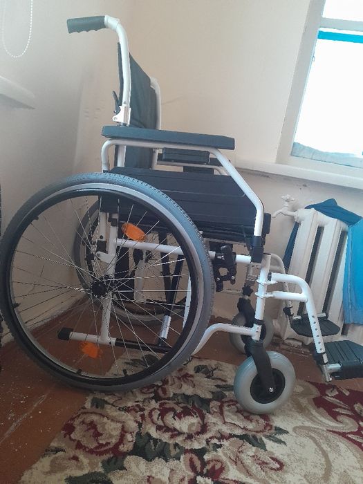 Тип инвалидного кресла: Инвалидная  коляска ещё памперес
