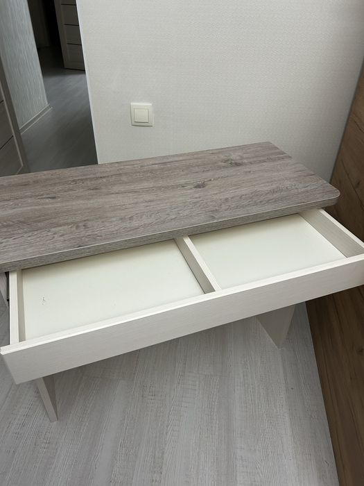 продам стол  б/у