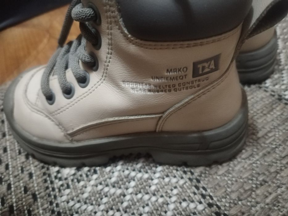 Ботинки для девочки