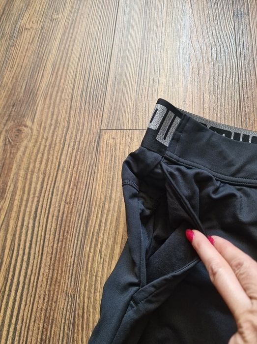 Страхотни мъжки къси шорти склин голям
размер РUМА размер 2XL, без заб