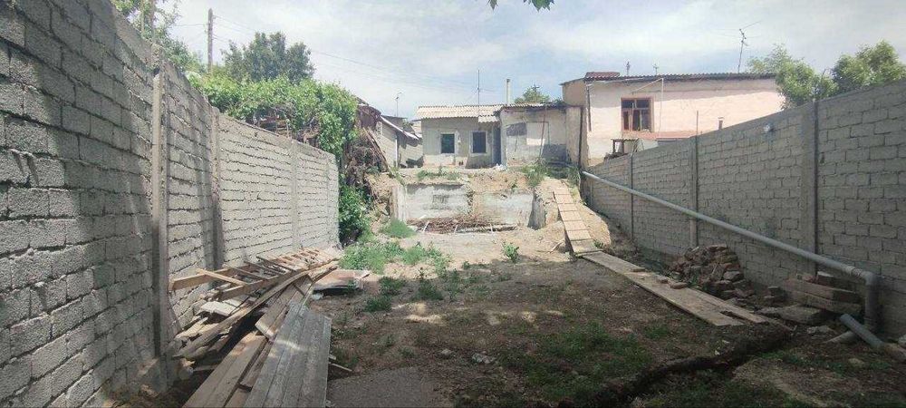 Яккасарайский район Ориентир 144 Школа  Махалля Мукимий   2,8 Соток