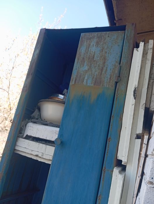 Продаётся железный шкаф