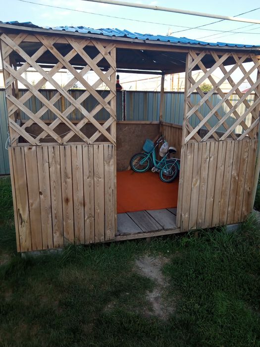 Срочно! Продам два дома в одном участке