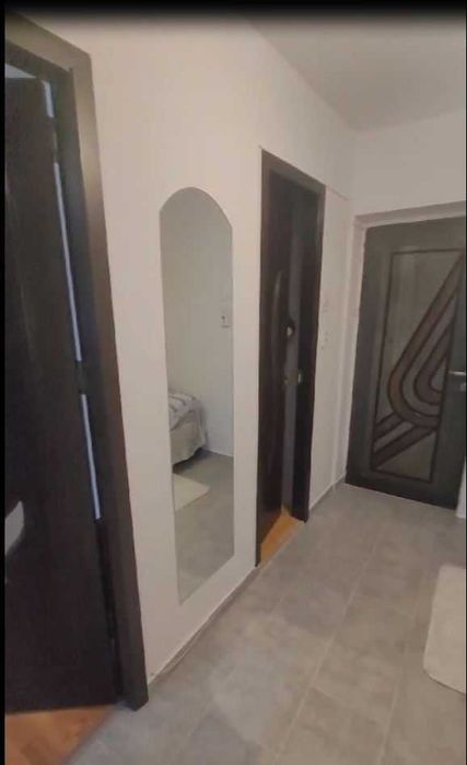 Garsoniera decomandata langa metrou Crangasi