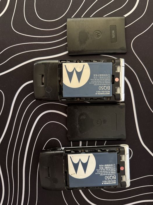 2 telefoane Motorola W375 negre