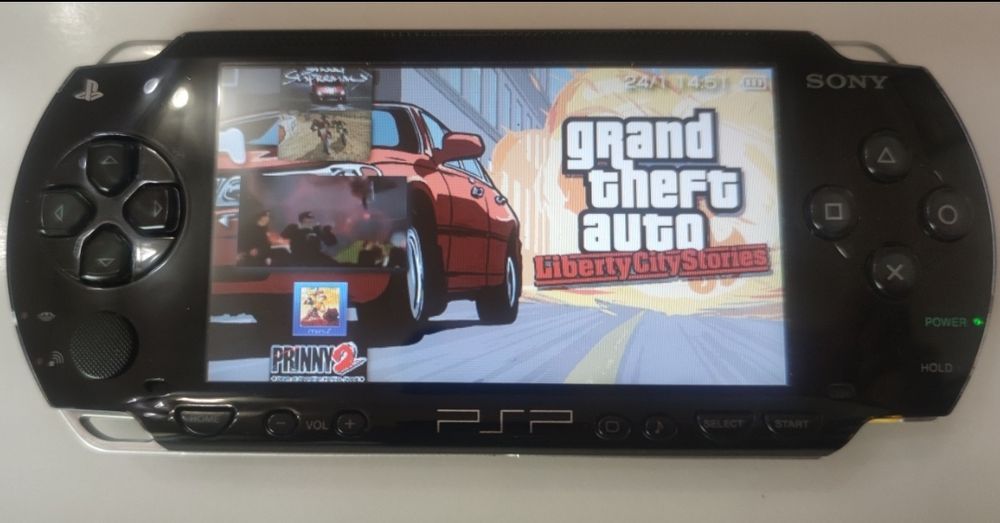 PSP-1004+64 gb+Зарядно+200 Игри