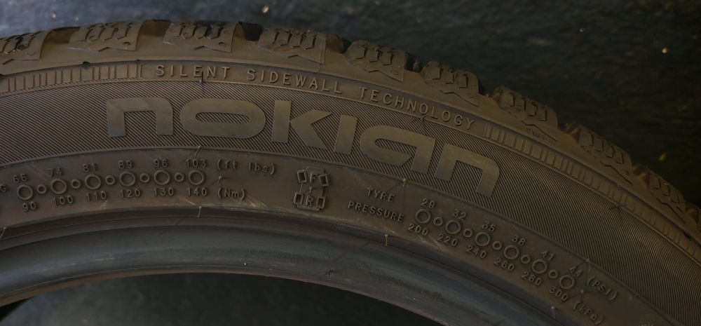 Nokian 225/45R17