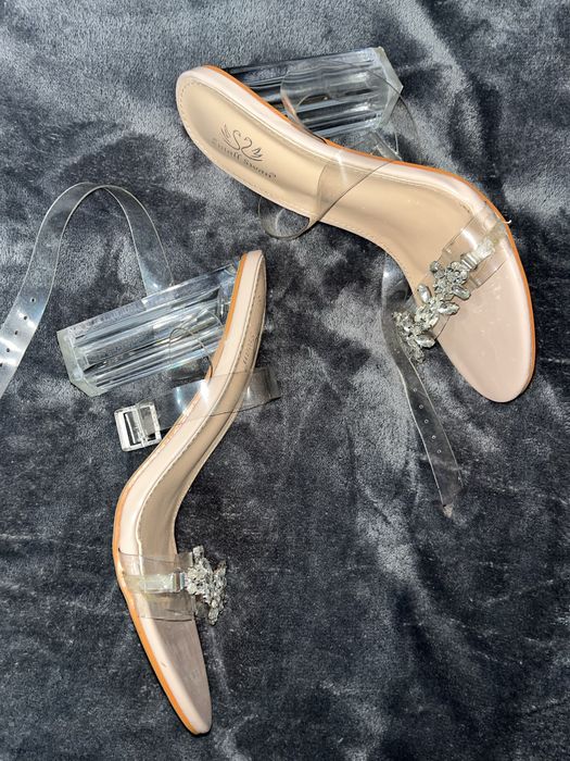 Sandale cu toc gros si transparent