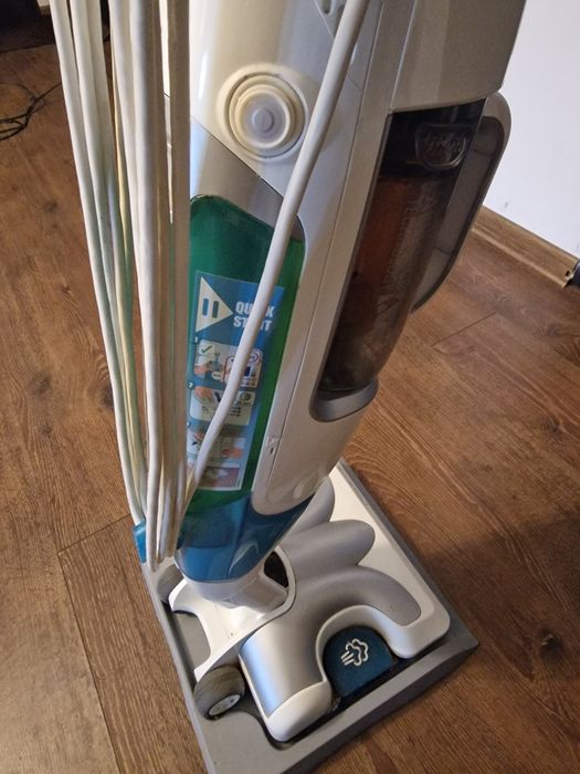 Aparat de curat cu abur + aspirator Rowenta Clean&Steam RY7557WH