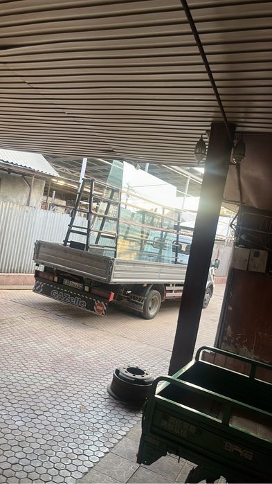 Пирамида. Доставка стекла.