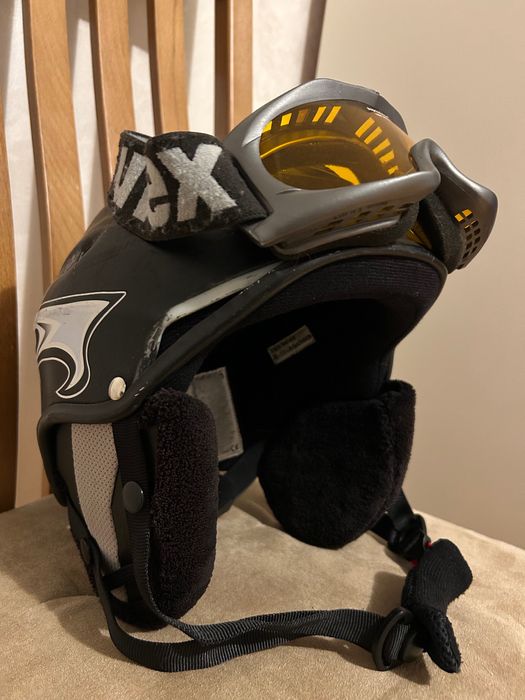 Cască , ochelari de ski