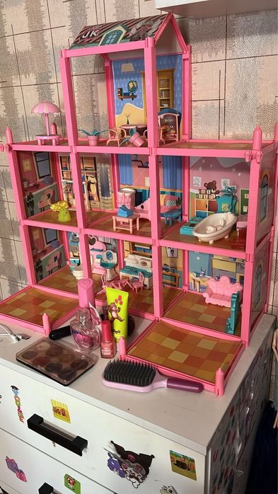 Продам кукольный домик