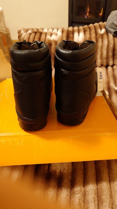 Зимни и летни работни обувки