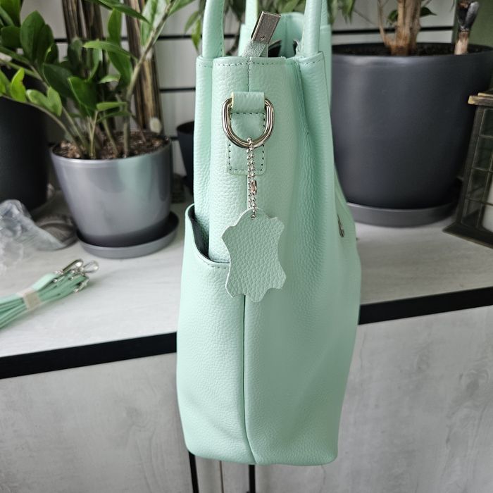 Сумка кожаная цвета Тиффани