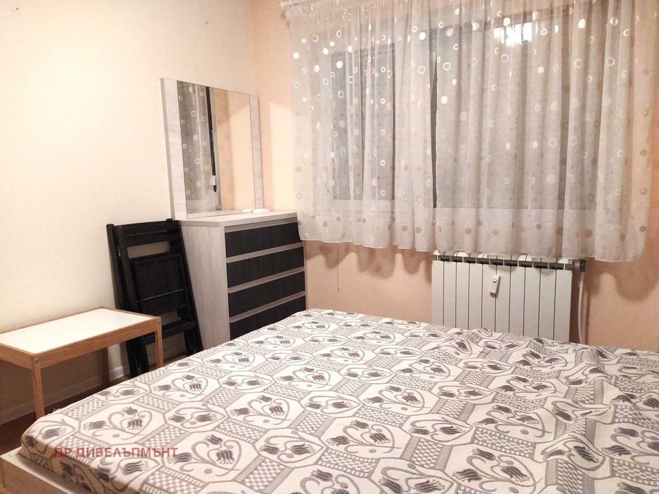 Отличен вътрешен тристаен до Метрото и парка в Младост 2