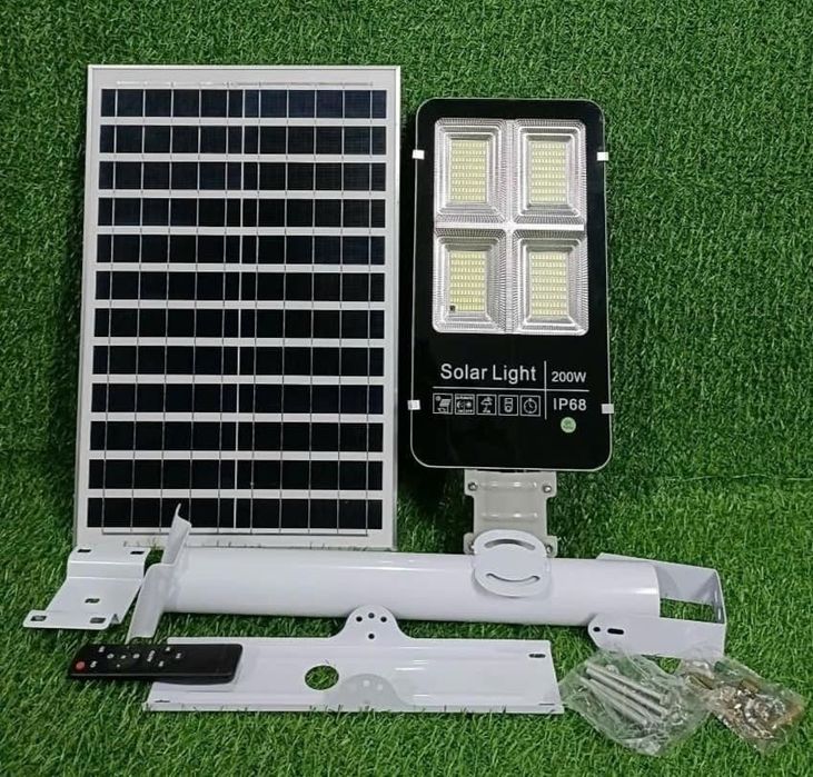 LED ПРОЖЕКТОР с солничним панелю