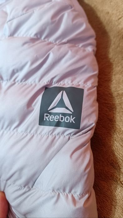 Продам куртку оригинал Reebok